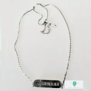 Collier Jinx
